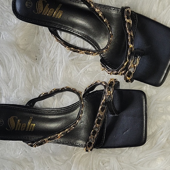 Black & Gold Heels - Picture 3 of 4